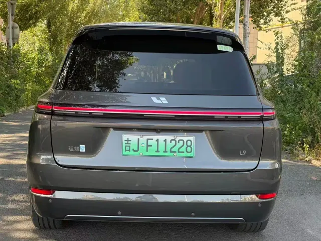 Li Auto L9 — Фото автомобиля 5