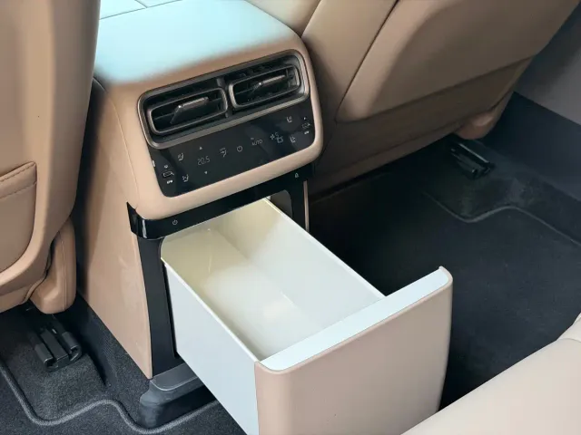 Li Auto i6 — Фото автомобиля 21