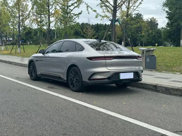 BYD Han — Фото автомобиля 9