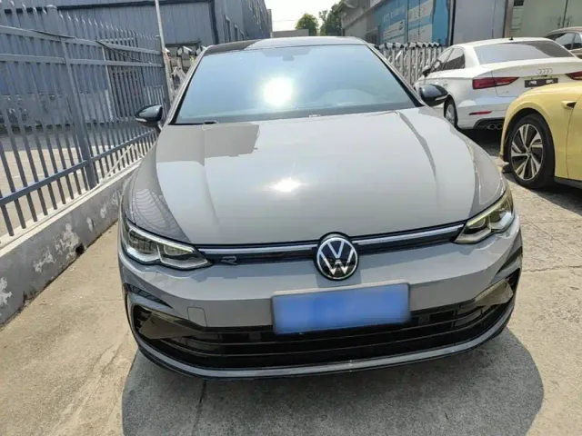 Volkswagen Golf — Фото автомобиля 2