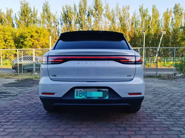 Leapmotor C11 — Фото автомобиля 4
