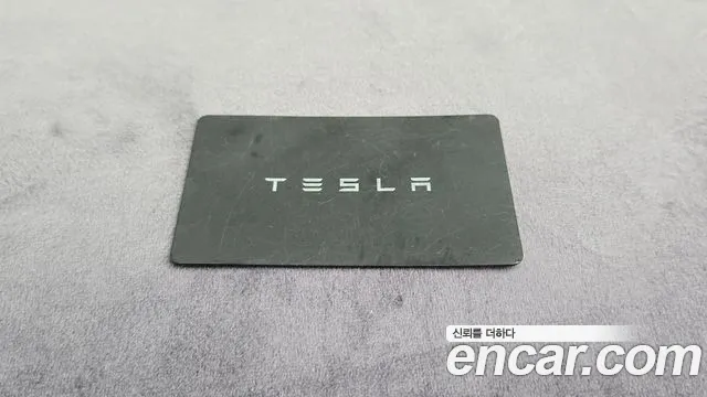 Tesla Model Y — Фото автомобиля 30
