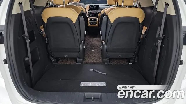 Kia Carnival Generation 4 — Фото автомобиля 20