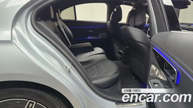 Mercedes-Benz E-Class W214 — Фото автомобиля 16