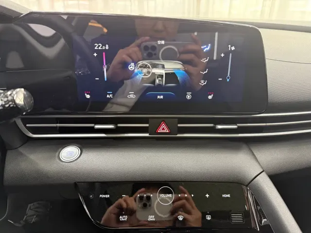 Hyundai Elantra — Фото автомобиля 15