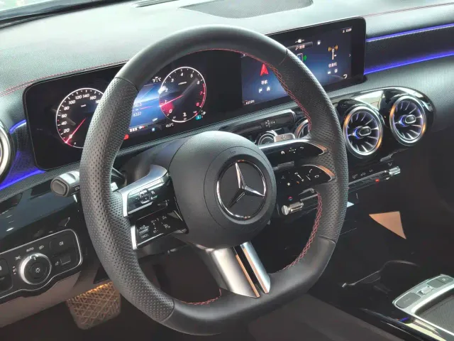 Mercedes-Benz A-Class — Фото автомобиля 8
