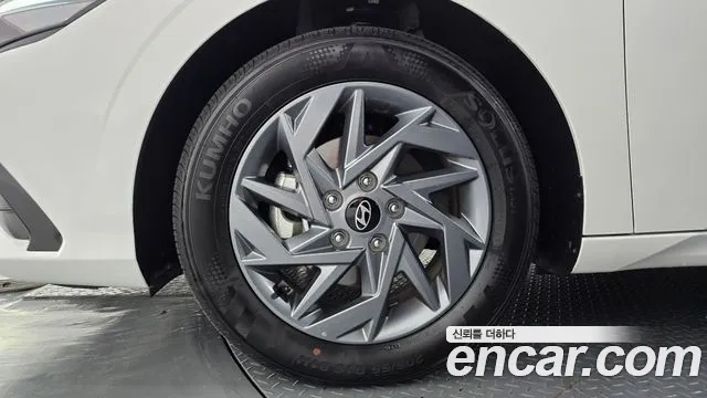 Hyundai Avante CN7 — Фото автомобиля 5