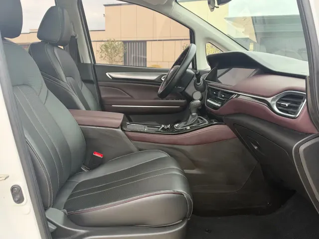 GAC Trumpchi M6 — Фото автомобиля 10