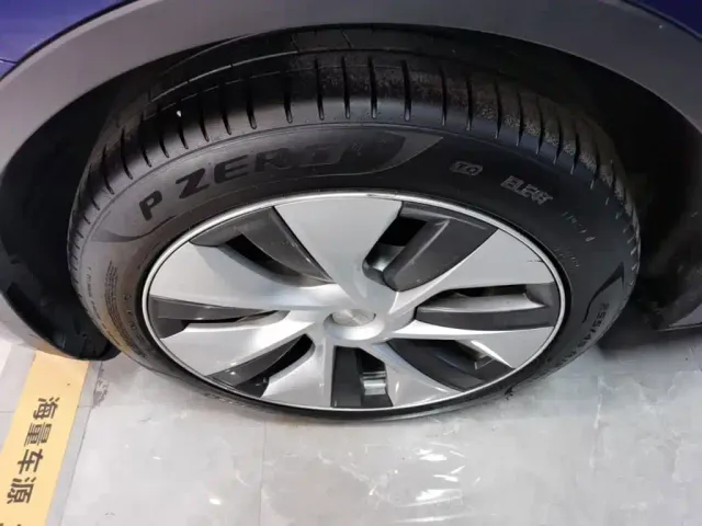 Tesla Model Y — Фото автомобиля 22