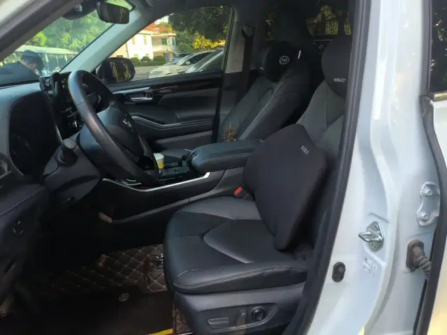 Toyota Highlander — Фото автомобиля 11