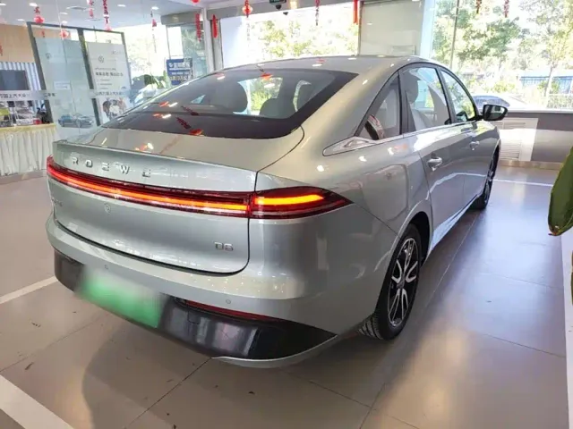 Roewe D6 — Фото автомобиля 6