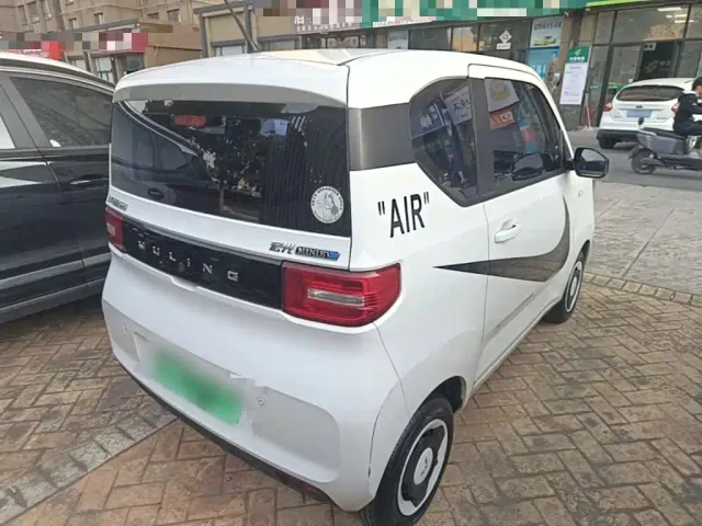 Wuling Hongguang Mini EV — Фото автомобиля 6