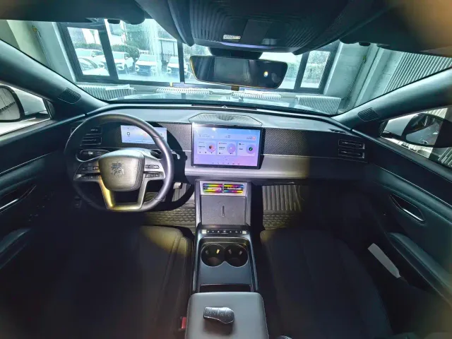 BYD Qin L — Фото автомобиля 5