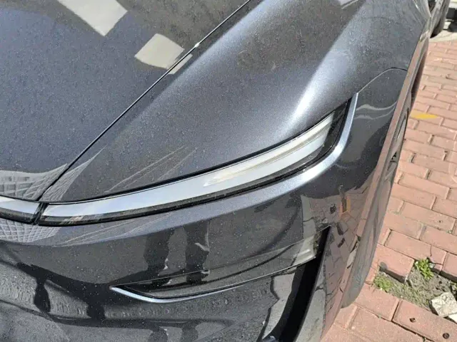 Tesla Model Y — Фото автомобиля 5