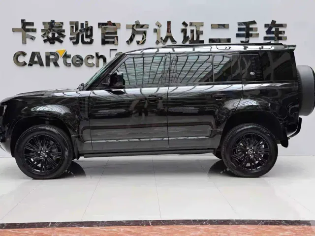 Land Rover Defender — Фото автомобиля 15
