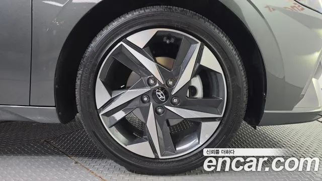 Hyundai AVANTE Avante (CN7) — Фото автомобиля 5