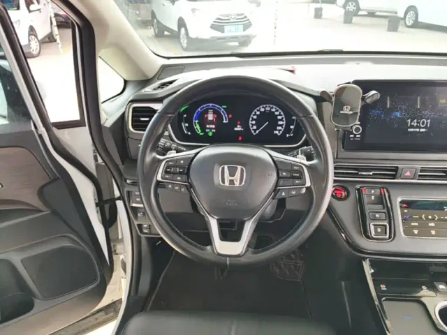 Honda Odyssey — Фото автомобиля 10
