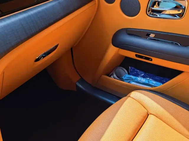 Rolls-Royce Ghost — Фото автомобиля 11