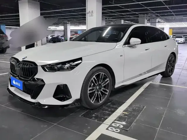 Фотография автомобиля — BMW 5 Series