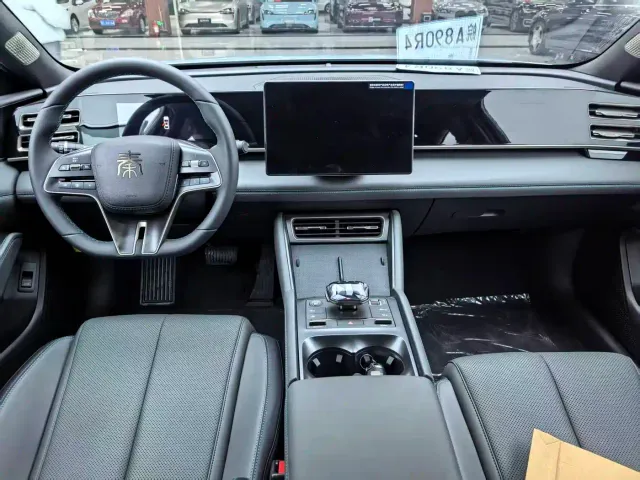 BYD Qin L — Фото автомобиля 6