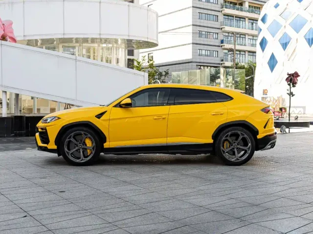Lamborghini Urus — Фото автомобиля 7