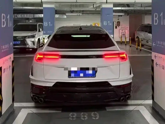 Lamborghini Urus — Фото автомобиля 4