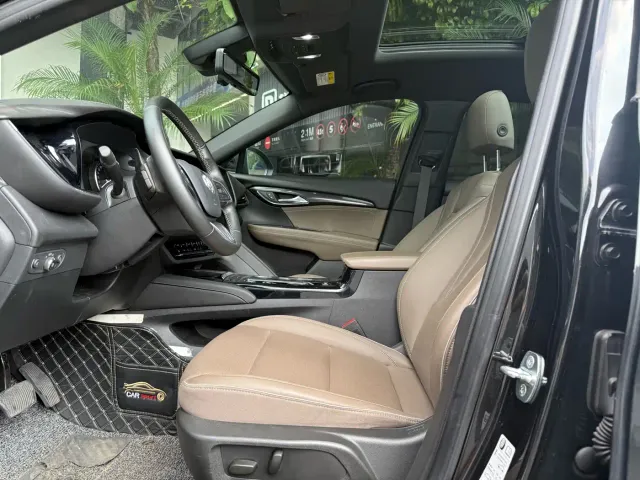 Buick Envision Plus — Фото автомобиля 12