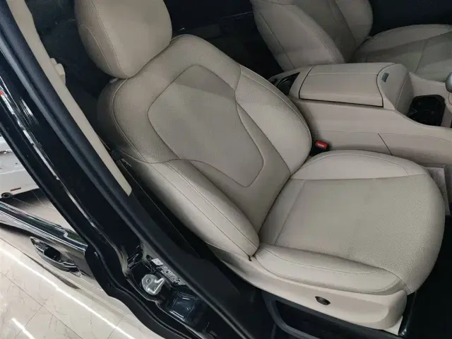 Mercedes-Benz V-Class — Фото автомобиля 20
