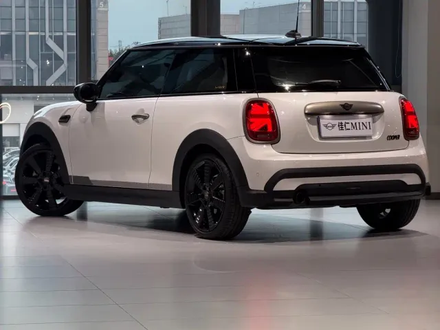 MINI Hatch — Фото автомобиля 6
