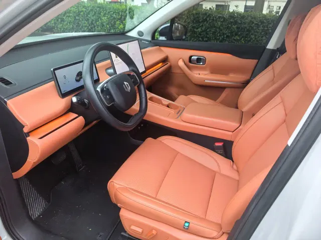 Leapmotor C10 — Фото автомобиля 2