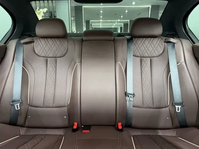 BMW 5 Series — Фото автомобиля 7