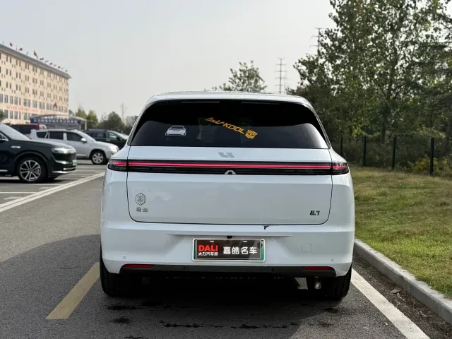 Li Auto L7 — Фото автомобиля 5