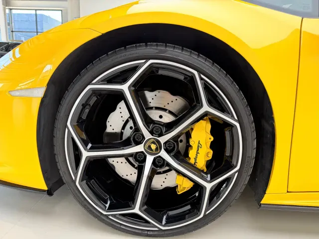 Lamborghini Huracan — Фото автомобиля 10