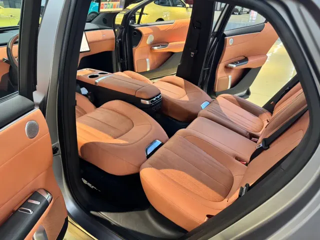 Changan Qiyuan E07 — Фото автомобиля 29