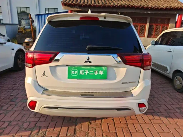 Mitsubishi Outlander — Фото автомобиля 5