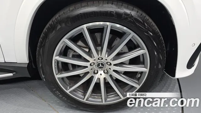 Mercedes-Benz GLS-Class — Фото автомобиля 19