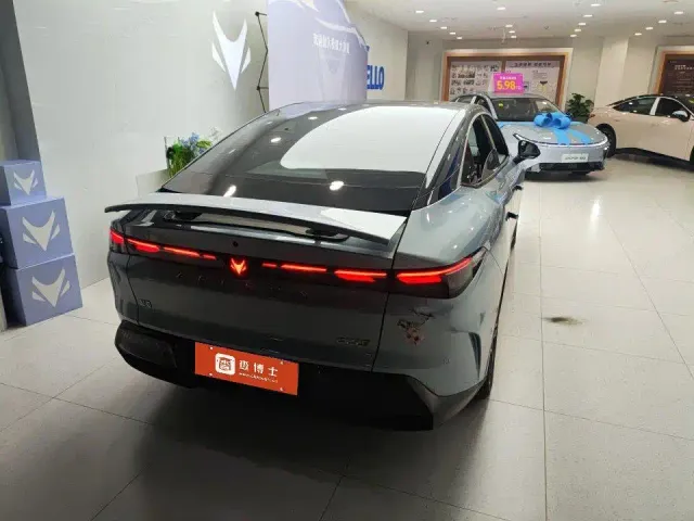 Arcfox Alpha S5 — Фото автомобиля 3