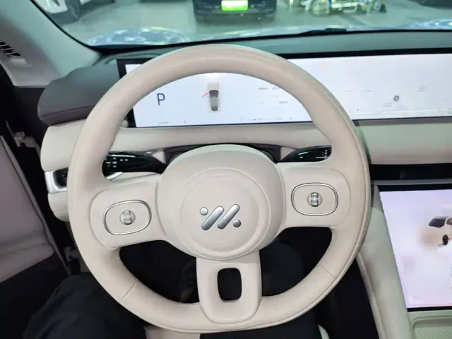 IM Motors LS6 — Фото автомобиля 10