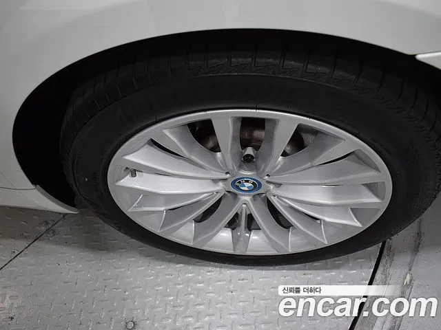 BMW 5-Series — Фото автомобиля 18