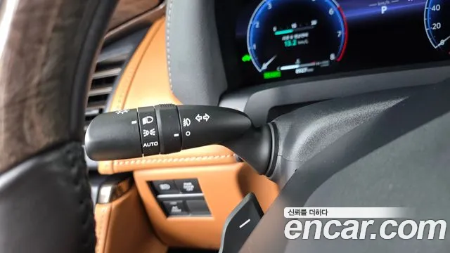 Toyota Alphard — Фото автомобиля 25