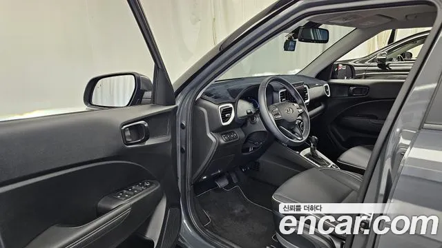 Hyundai Venue — Фото автомобиля 10