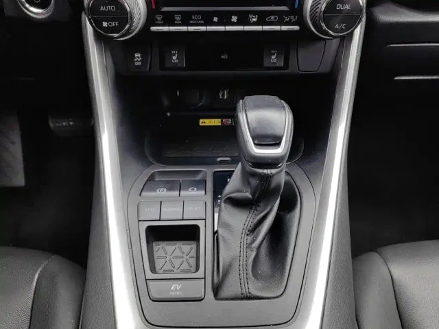 Toyota RAV4 — Фото автомобиля 13