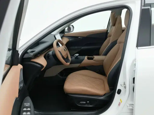 Changan Eado — Фото автомобиля 10