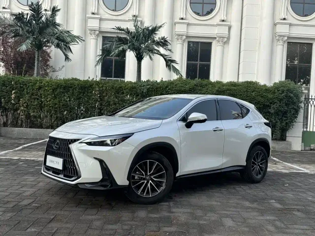 Фотография автомобиля — Lexus NX