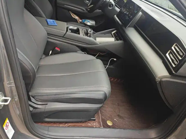 BYD Qin L — Фото автомобиля 8