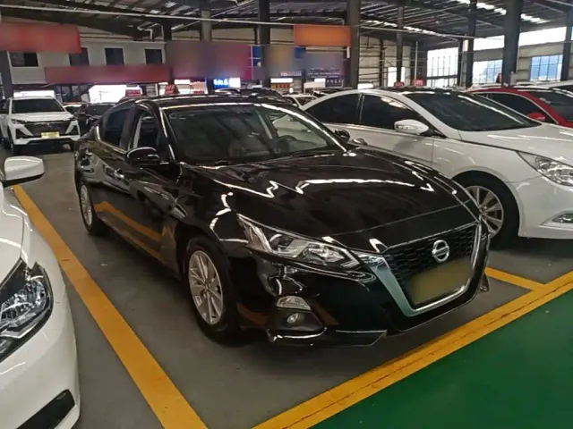 Nissan Teana — Фото автомобиля 3