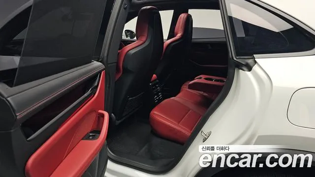 Porsche Macan — Фото автомобиля 11