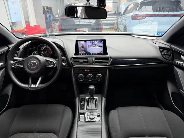 Mazda CX-4 — Фото автомобиля 10