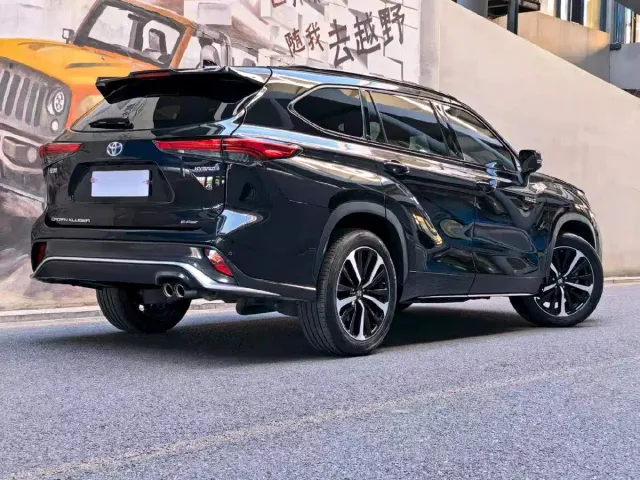 Toyota Crown Kluger — Фото автомобиля 2