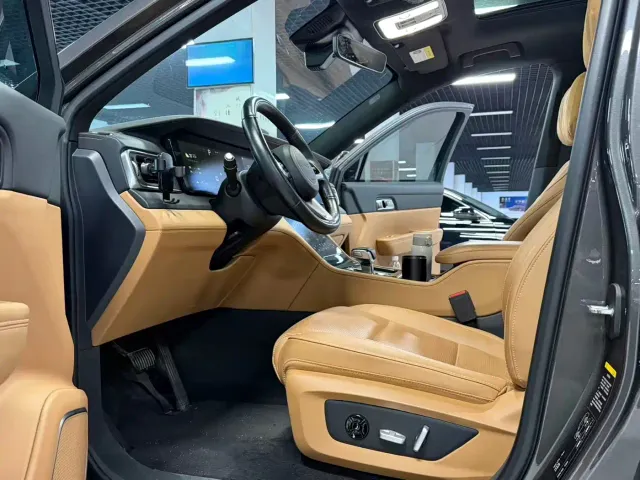 Li Auto ONE — Фото автомобиля 12